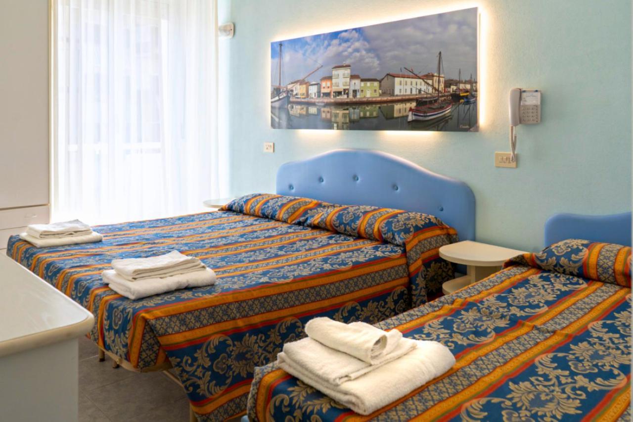 Hotel Tiglio リミニ エクステリア 写真