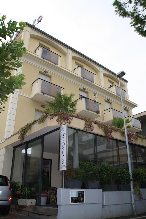 Hotel Tiglio リミニ エクステリア 写真