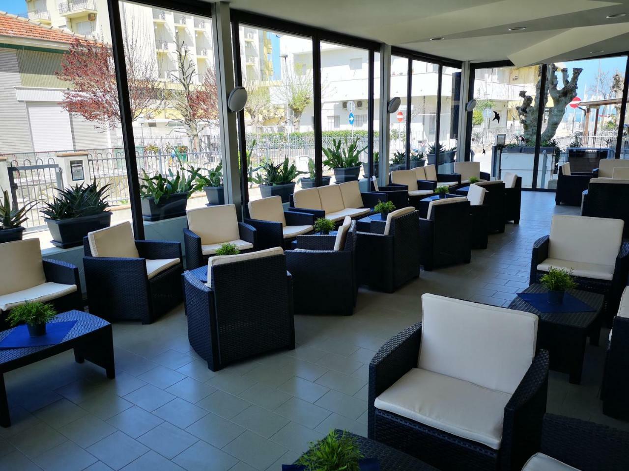 Hotel Tiglio リミニ エクステリア 写真