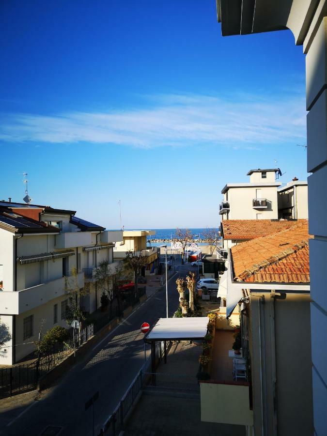 Hotel Tiglio リミニ エクステリア 写真