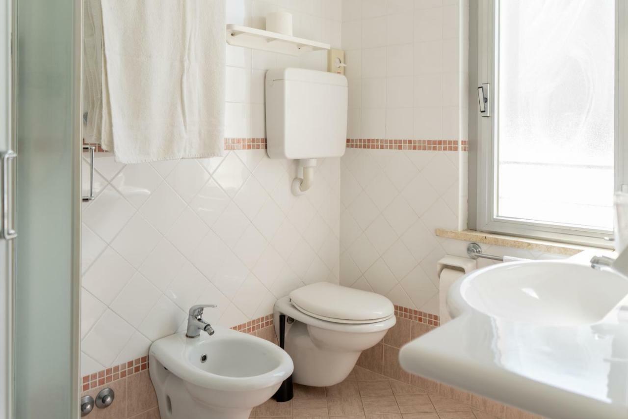 Hotel Tiglio リミニ エクステリア 写真