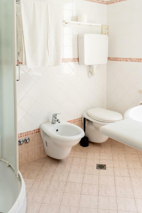 Hotel Tiglio リミニ エクステリア 写真